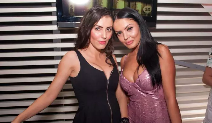 Andreea Mantea și sora ei, Lavinia