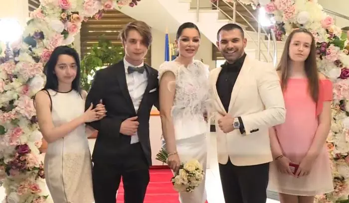 Brigitte Năstase si Florin Pastramă alături de copiii vedetei