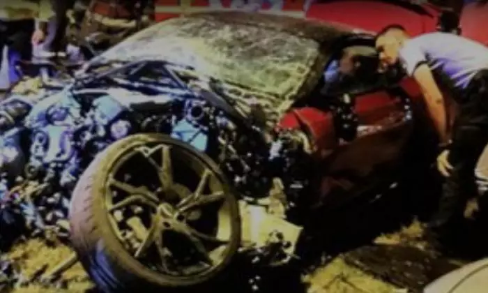 Mario Iorgulescu a făcut praf maşina de lux pe care o conducea, un Aston Martin de 300.000 de euro