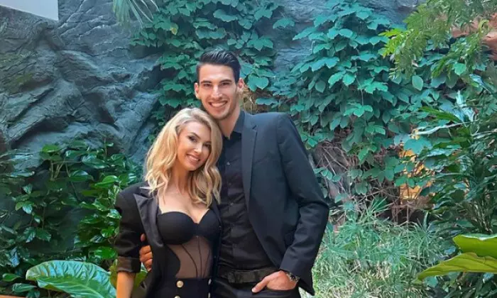 ndiwjmhhc2g9otjiotgzowi2odcyoda4n2y3ywyyntzkyjc2mgvmnme.thumb_