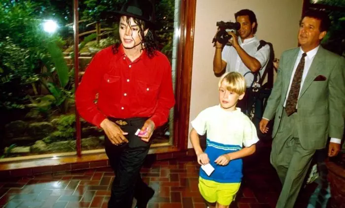Macaualay Culkin şi Michael Jackson