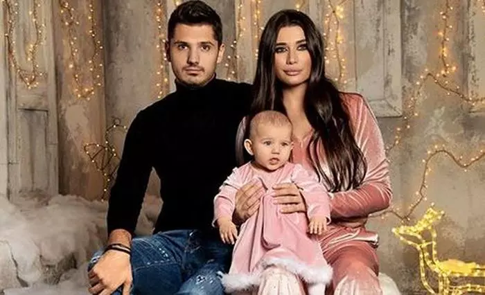 Elena Băsescu și Cătălin Tomată, cu fiica lor, Anastasia