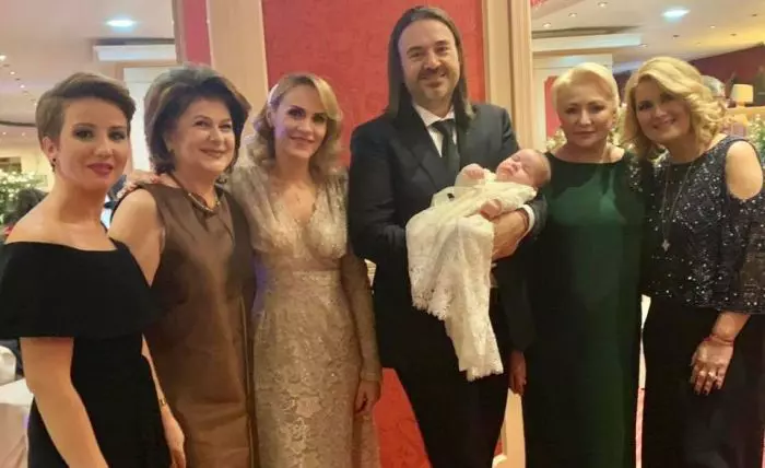 Imagini de la botezul Sarei, fetița Alessandrei Stoicescu