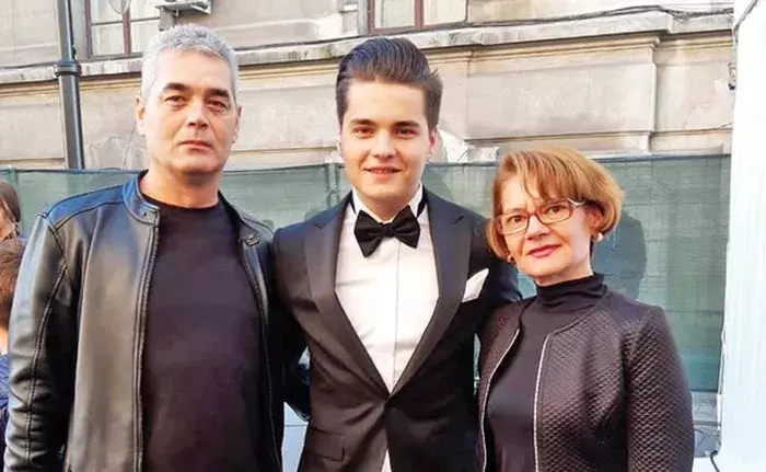 Selly cu părinții lui la „The Artists Awards”