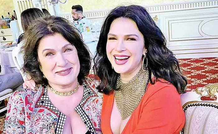 Monica Bârlădeanu și mama ei