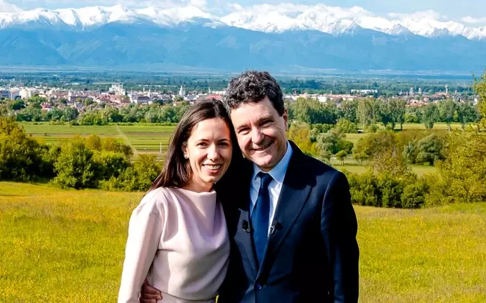 nicusor dan mirabela