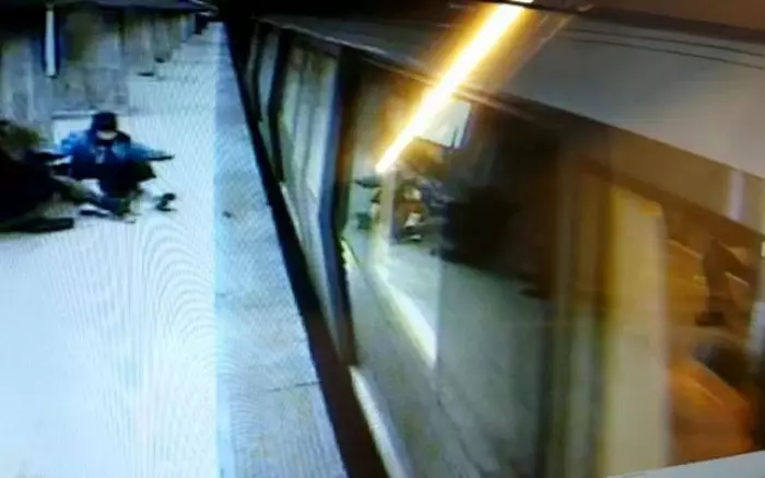 YTUxOGRhZmY3YTk3OGVkZGQ0ZmI0NDIwZQ.thumb_