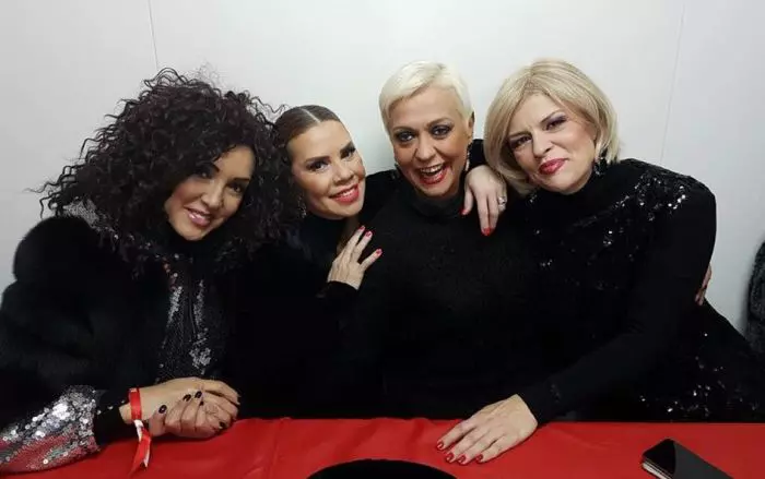 Monica Anghel , alături de vechile ei prietene Nico, Luminița Anghel, Sanda Ladoși