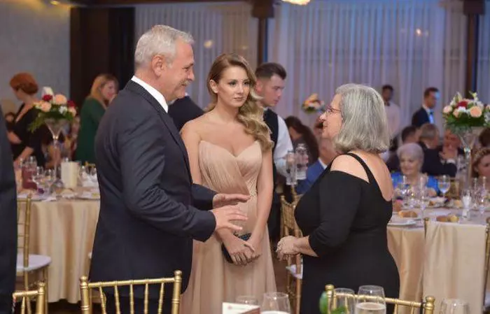 Irina Tănase alături de Liviu Dragnea la nunta unui politician