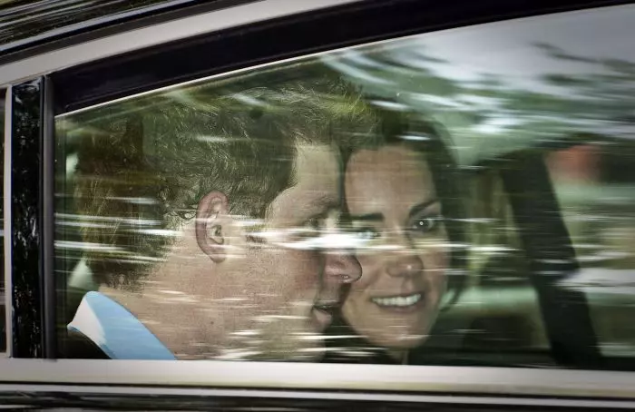 Prințul Harry și buna lui prietenă Kate Middleton, în 2011