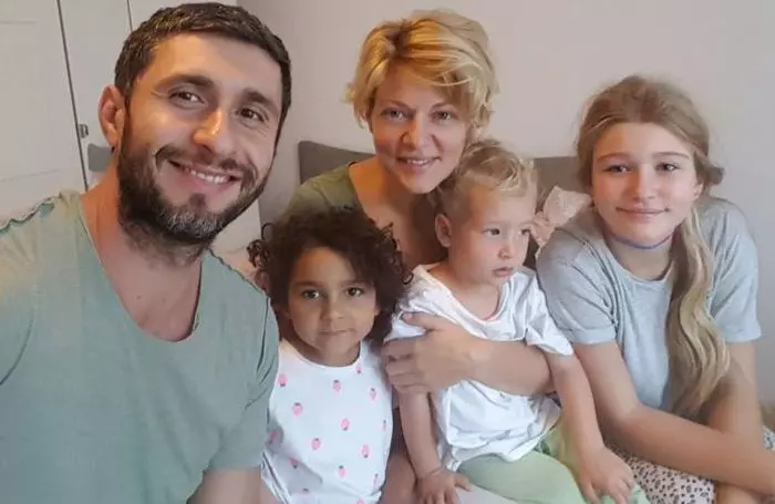 Dragoș Bucur și familia lui
