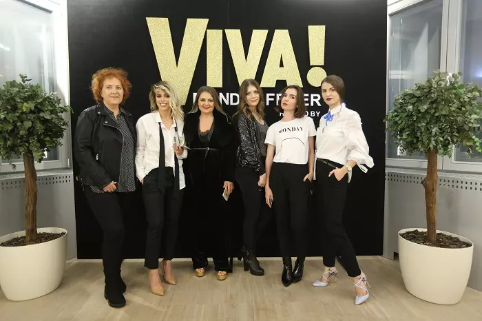 Echipa Viva - Oana Enache, Oana Popoiag, Luana Danet, Alexandra Popescu, Adina Vilcea, Cristina Pirvu