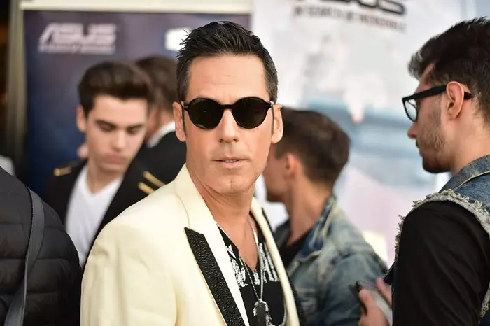 Ștefan Bănică a lansat un videoclip în care joacă fiul lui de 17 ani, Radu-Ștefan!