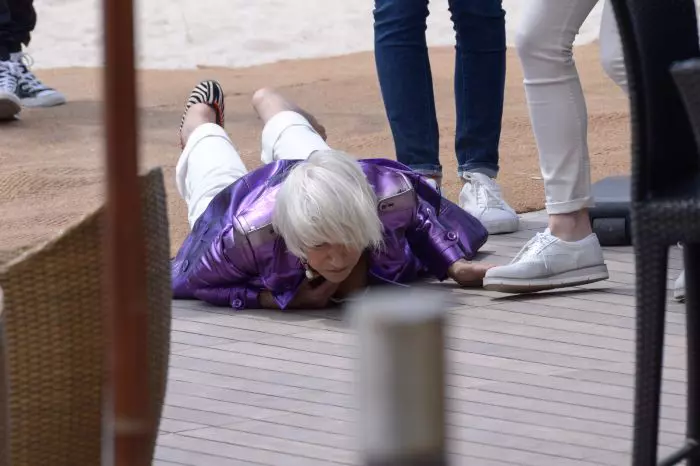 Helen Mirren a căzut la Cannes, dupa un interviu