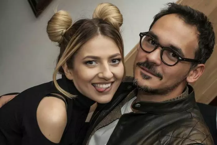 Lidia Buble şi Răzvan Simion au botezat o fetiţă