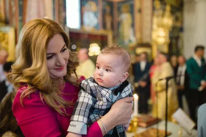 Ela Craciun, la botezul fiului ei