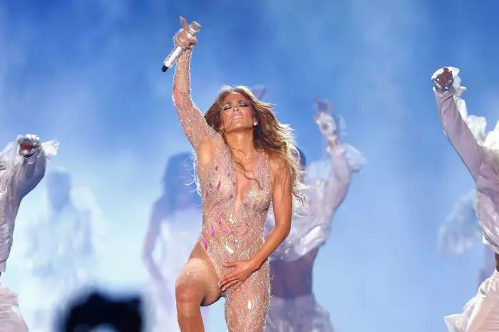 Jennifer Lopez are 50 de ani