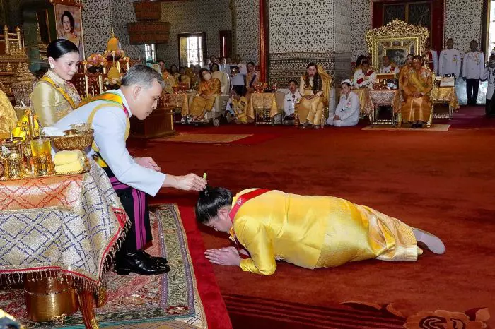 Regele Maha Vajiralongkorn și Regina Suthida