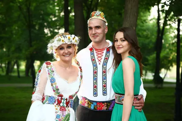 Elena Lasconi, împreună cu soțul ei, Cătălin, și fiica, Oana