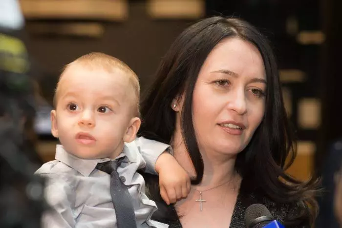 Amalia Nastase si fiul ei, Toma