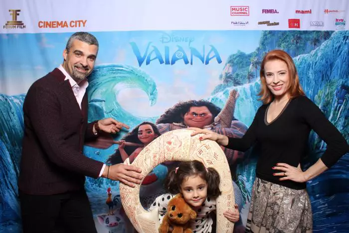 Aurelian Temisan Monica Davidescu si fiica lor