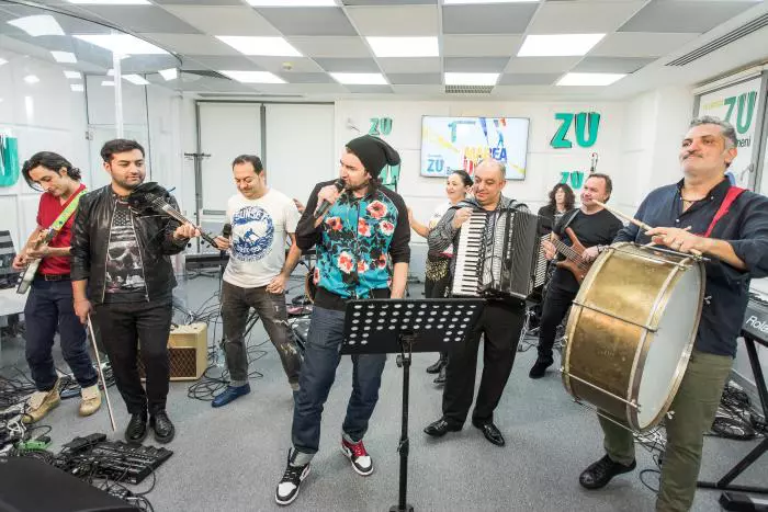 Damian &Brothers si Smiley