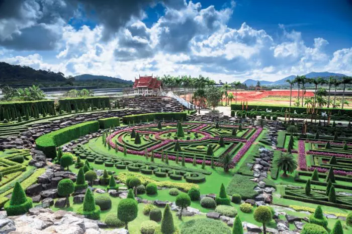 Pavilionul în stil Thai și grădina tropicală din Nong Nooch, Pattaya, Thailanda