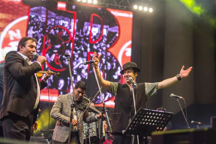 Zdop și Zdup și Taraf de Haidouks