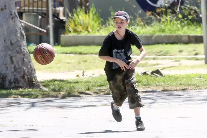 Fiica lui Brad și a Angelinei e pe cale să le devină... fiu!