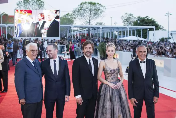 Echipa filmului "Mother"