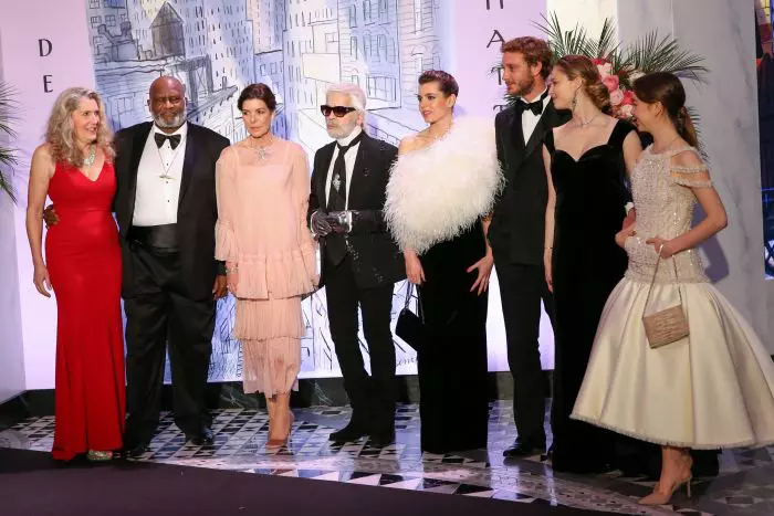 Charlotte Casiraghi s-a logodit