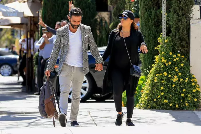 Eva Longoria naşte în curând