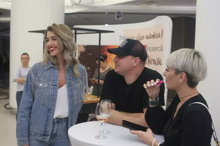 VIVA! Shopping with Stars