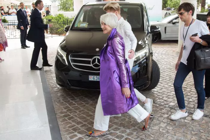 Helen Mirren a căzut la Cannes, dupa un interviu