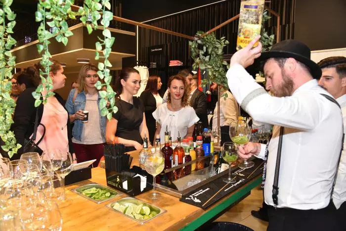 Magazinul Collective Piata Univeristatii a implinit 2 ani