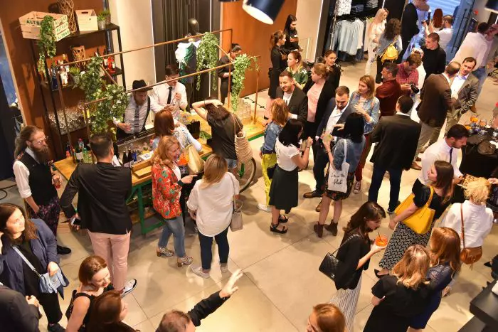 Magazinul Collective Piata Univeristatii a implinit 2 ani