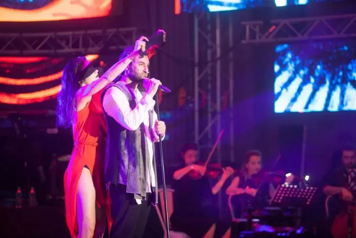 Gina Pistol alături de Smiley la concertul de la "Arenele Romane"