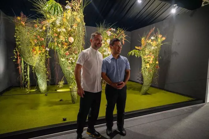 Nicu with Minister Desmond Lee