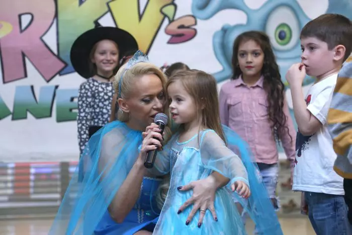 Anda Adam și fiica ei