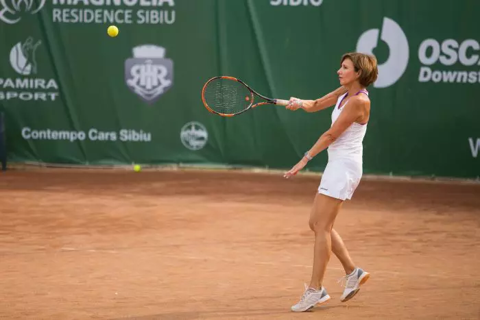 Carmen Iohannis joaca tenis