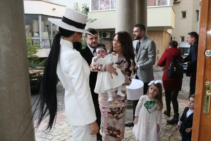 Nașii de botez ai fetiței Adelinei Pestrițu