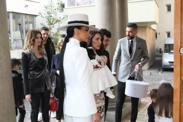 Nașii de botez ai fetiței Adelinei Pestrițu