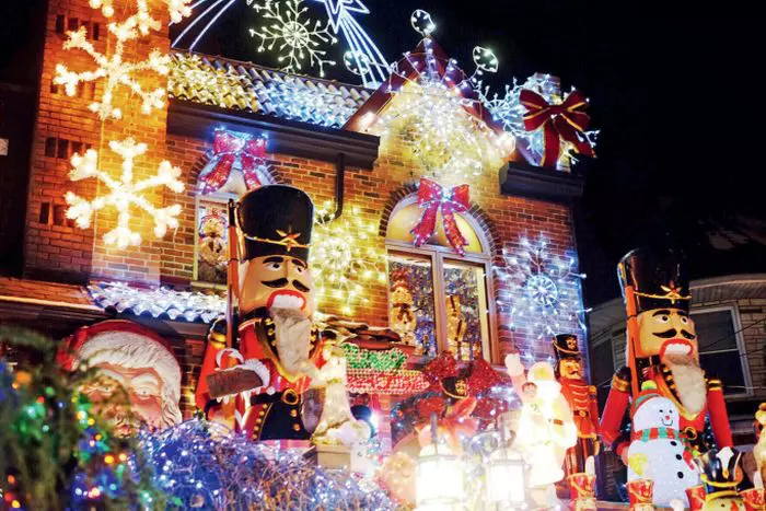 Casa unui cuplu de fermieri din Chicago, decorată de Crăciun