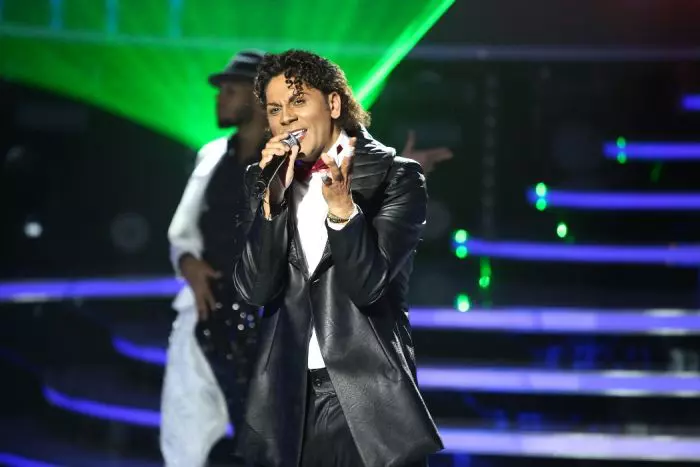 Connect-R îl imită pe Michael Jackson