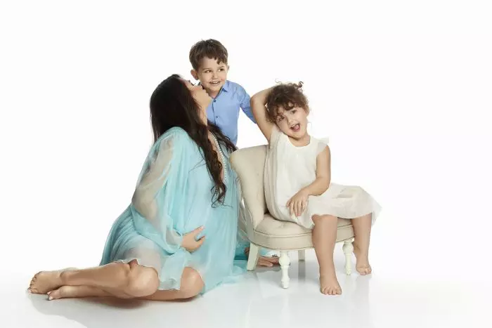 Cum se înţelege Elena Băsescu cu foştii socri