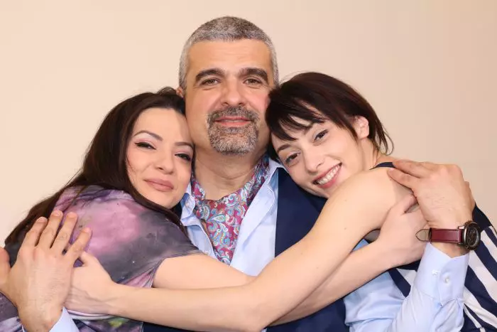 Eu te cred, da` tu mă minți