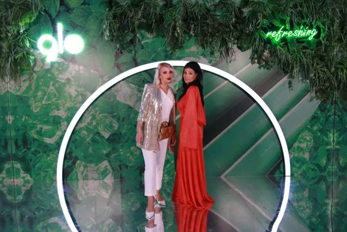 Ioana Ginghină alături de o amică