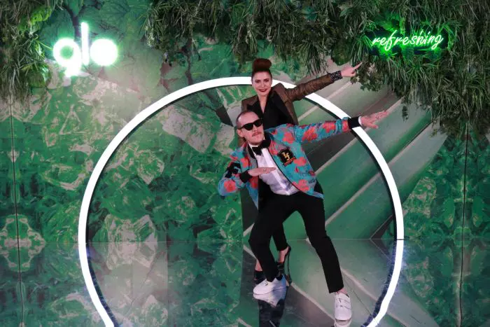 Adina Buzatu și What s UP