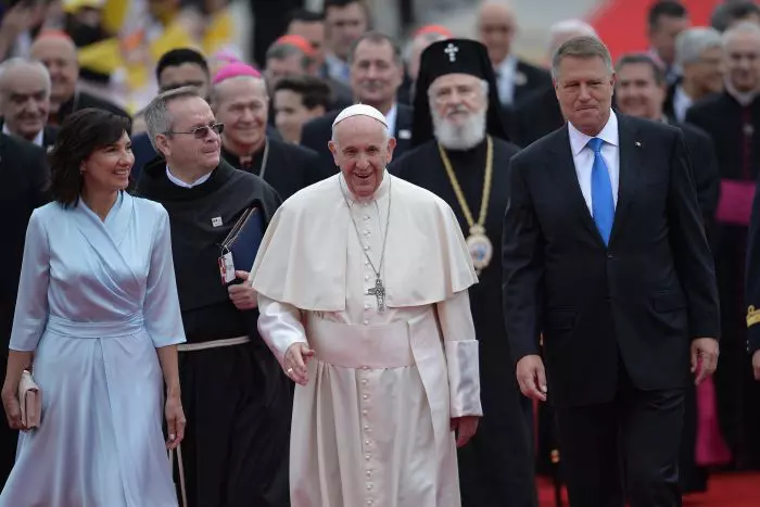 Carmen Iohannis, Papa Francisc, Klaus Iohannis