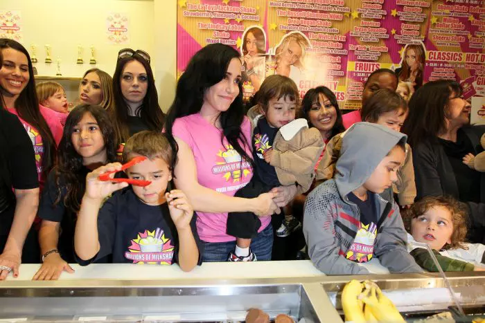 Nadya Suleman a nascut 8 copii deodata